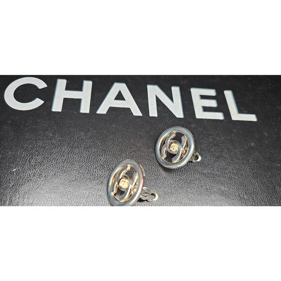 CHANEL CC Logos Turnlock Round Clip-On Earrings Silver Tone 97P - Picture 4 of 7